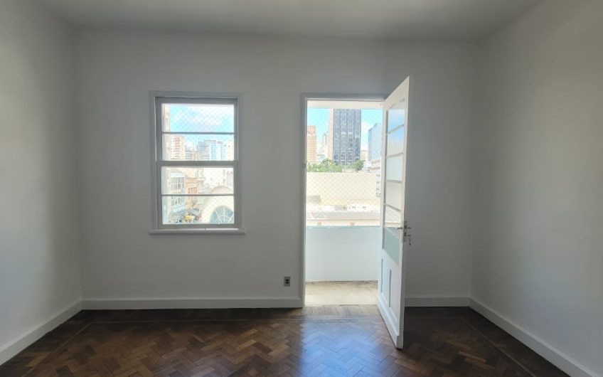 Apartamento para alugar possuí 117,00 M² com 2 dormitórios no Centro de Curitiba/PR