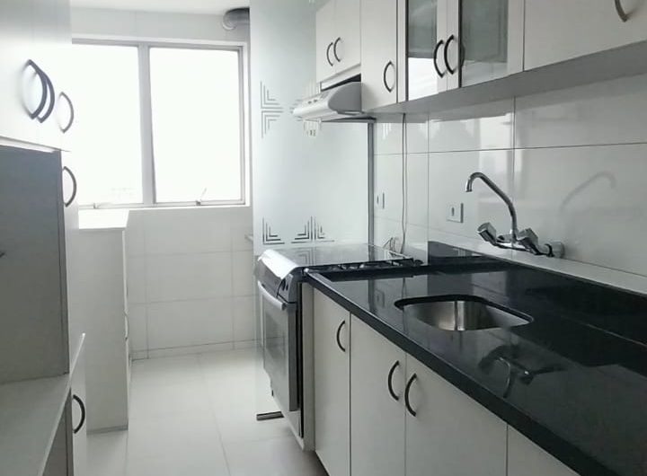 Apartamento para alugar possuí 65,50 M² com 02 dormitórios no Centro de Curitiba/PR