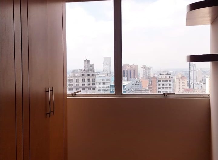 Apartamento para alugar possuí 65,50 M² com 02 dormitórios no Centro de Curitiba/PR