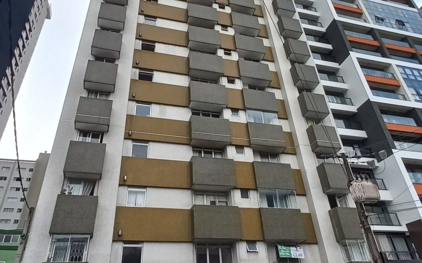 Apartamento para alugar possuí 54,40 M² com 2 dormitórios no Centro de Curitiba/PR