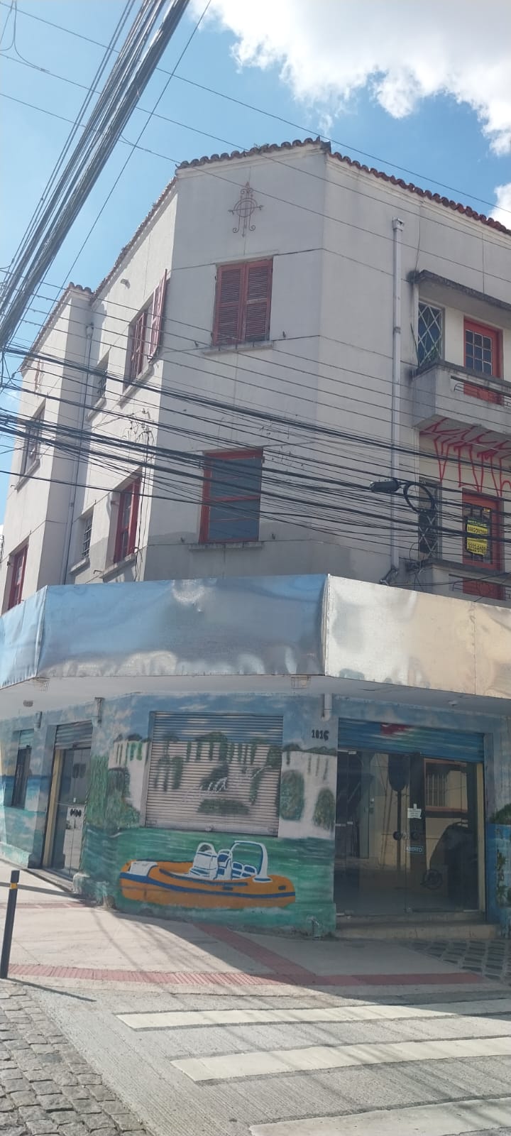 Apartamento para alugar possuí 120,00 M² com 02 dormitórios no Centro de Curitiba/PR