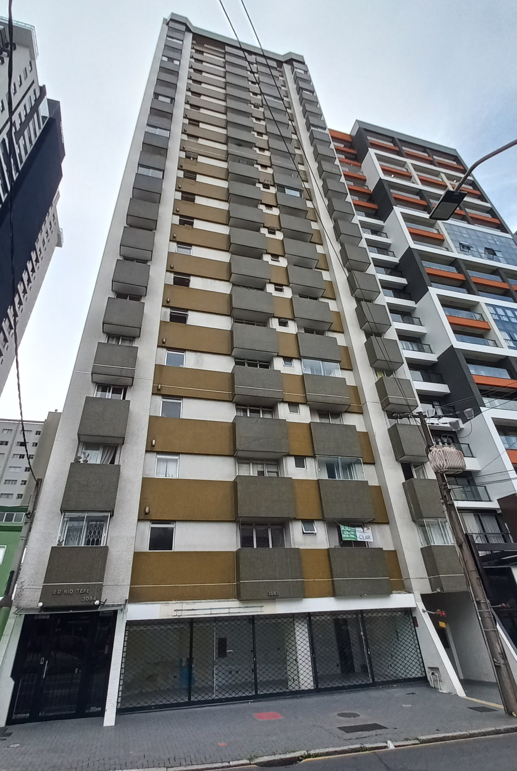 Apartamento  mobiliado  para alugar possuí 54,40 M² com 01 dormitório no Centro de Curitiba/PR