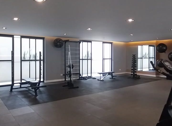 Apartamento mobiliado para alugar possuí 48,29 M² com um dormitório no Centro de Curitiba/PR