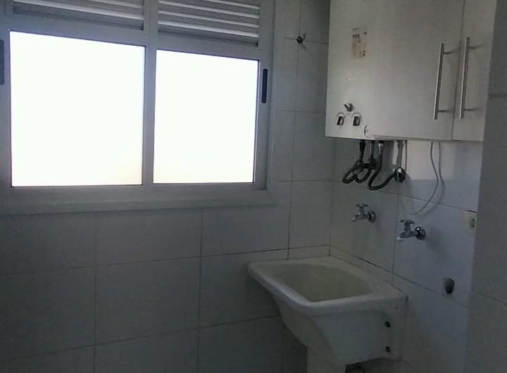 Apartamento para alugar 03 dormitórios mobiliado no Capão Raso, Curitiba/PR.