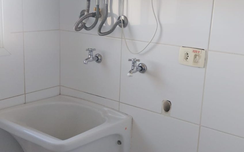 Apartamento para alugar 03 dormitórios mobiliado no Capão Raso, Curitiba/PR.