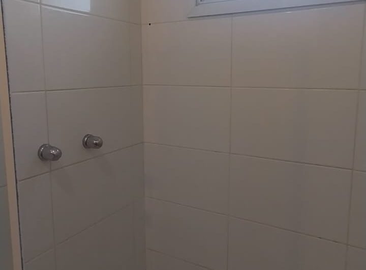 Apartamento para alugar 03 dormitórios mobiliado no Capão Raso, Curitiba/PR.