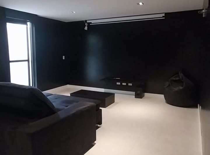 Apartamento mobiliado para alugar possuí 48,29 M² com um dormitório no Centro de Curitiba/PR