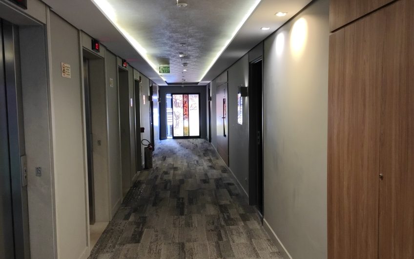 STUDIO MOBILIADO PARA ALUGAR POSSUÍ 41,20 m² NO ÁGUA VERDE, CURITIBA/PR