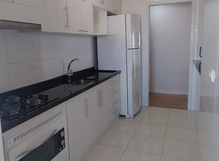Apartamento para alugar 03 dormitórios mobiliado no Capão Raso, Curitiba/PR.