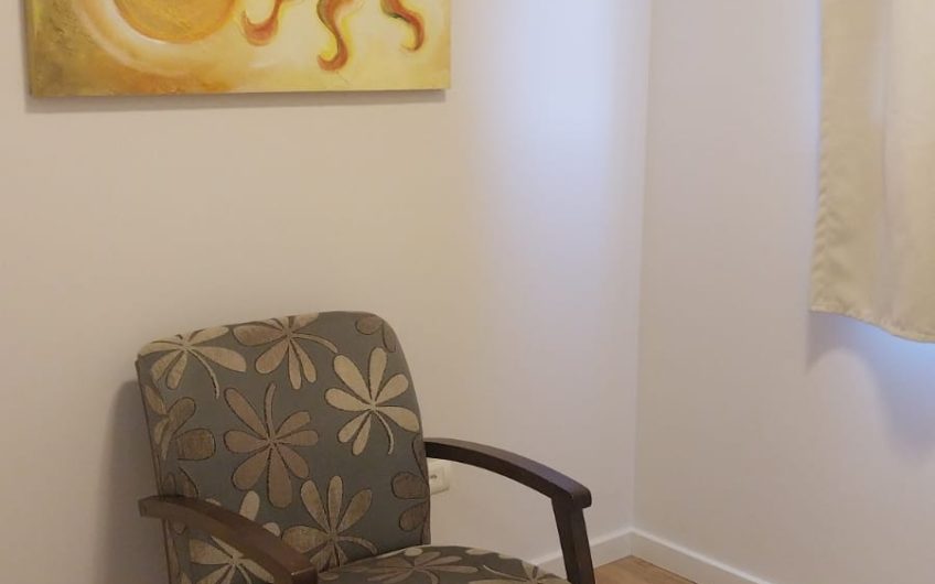 Apartamento para alugar 03 dormitórios mobiliado no Capão Raso, Curitiba/PR.