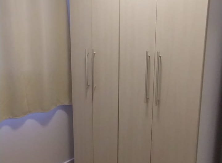 Apartamento para alugar 03 dormitórios mobiliado no Capão Raso, Curitiba/PR.