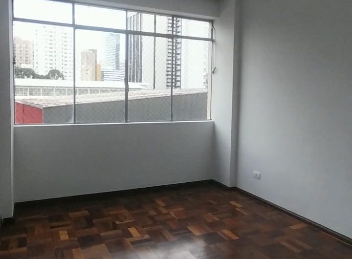 Apartamento para alugar possuí 57,00 M² com 1 dormitório no Centro de Curitiba/PR