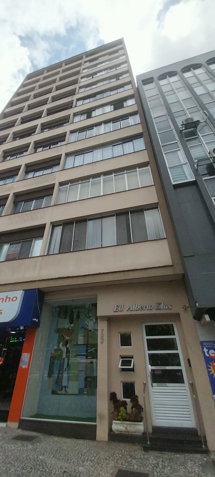 Apartamento para alugar possuí 57,00 M² com 1 dormitório no Centro de Curitiba/PR