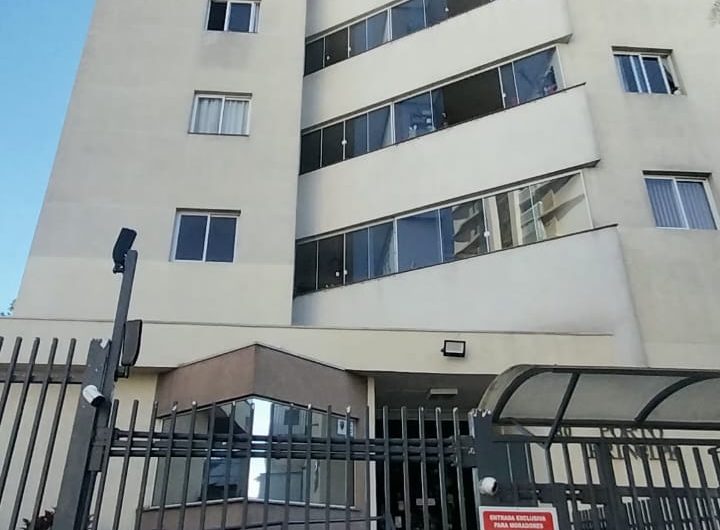 Apartamento para alugar 03 dormitórios mobiliado no Capão Raso, Curitiba/PR.