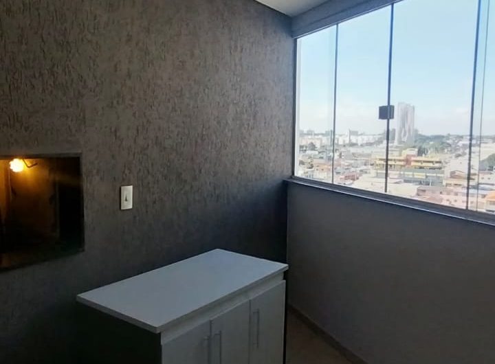 Apartamento para alugar 03 dormitórios mobiliado no Capão Raso, Curitiba/PR.