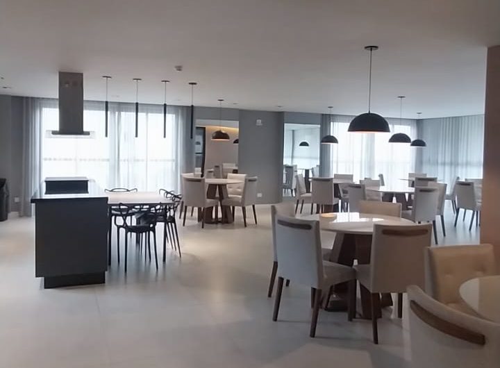 Apartamento mobiliado para alugar possuí 48,29 M² com um dormitório no Centro de Curitiba/PR