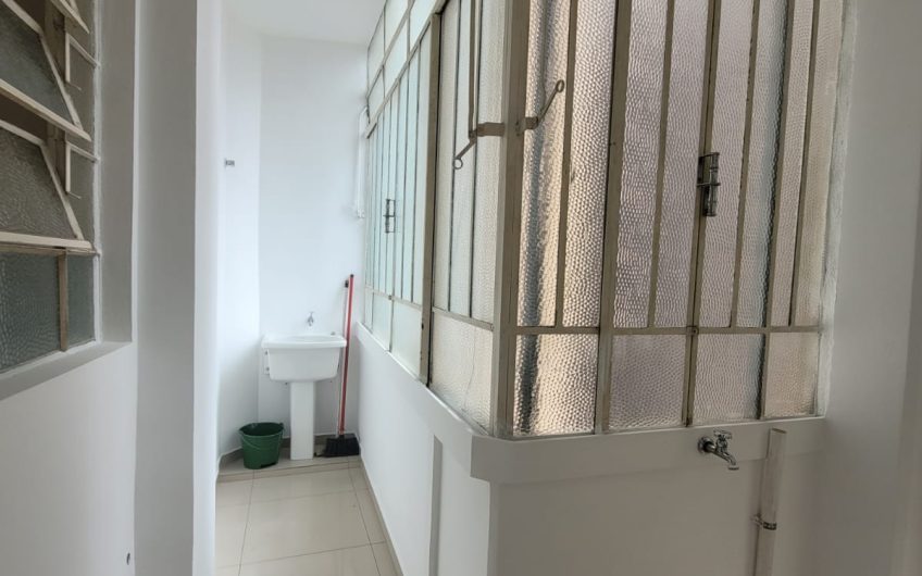 Apartamento para alugar possuí 127,00 M² com 03 dormitórios no Centro de Curitiba/PR