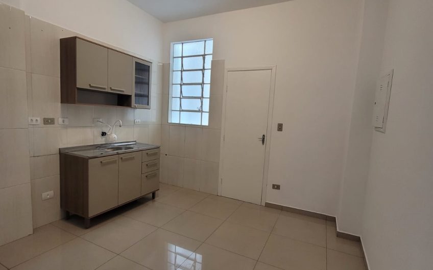 Apartamento para alugar possuí 127,00 M² com 03 dormitórios no Centro de Curitiba/PR