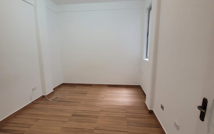 Apartamento para alugar possuí 127,00 M² com 03 dormitórios no Centro de Curitiba/PR