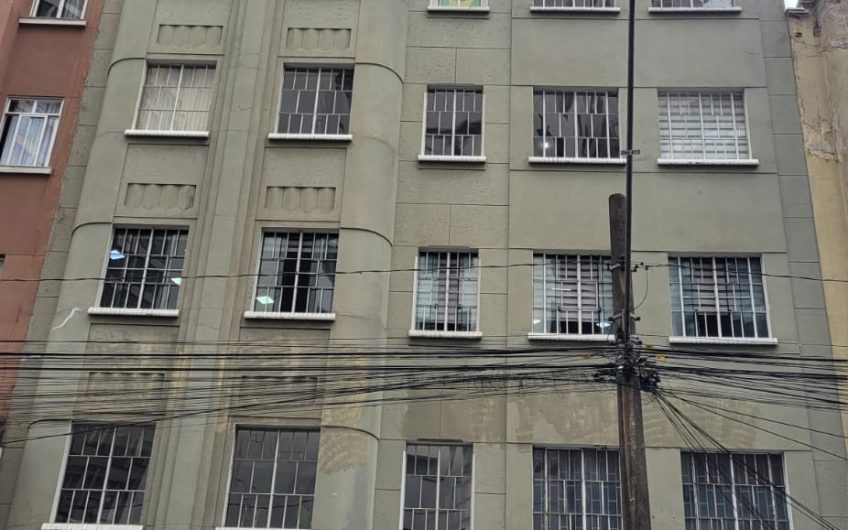 Apartamento para alugar possuí 127,00 M² com 03 dormitórios no Centro de Curitiba/PR