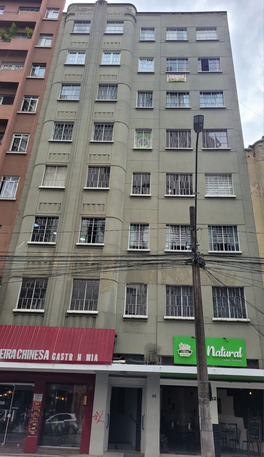 Apartamento para alugar possuí 127,00 M² com 03 dormitórios no Centro de Curitiba/PR