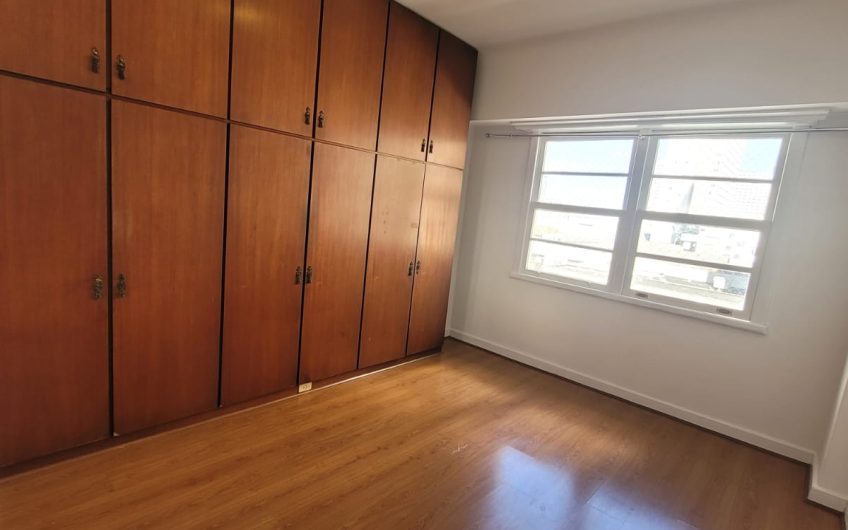 Apartamento para alugar possuí 134,60 M² com 2 dormitório no Centro de Curitiba/PR