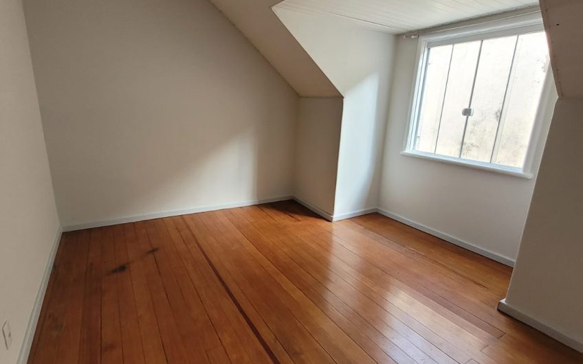 Apartamento para alugar possuí 100,00 M² com 4 dormitórios no Centro de Curitiba/PR