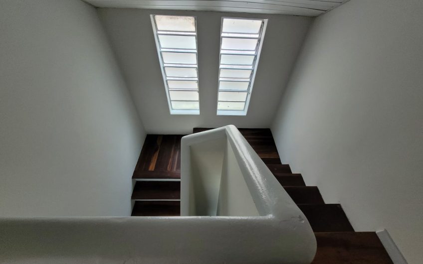 Apartamento para alugar possuí 100,00 M² com 4 dormitórios no Centro de Curitiba/PR