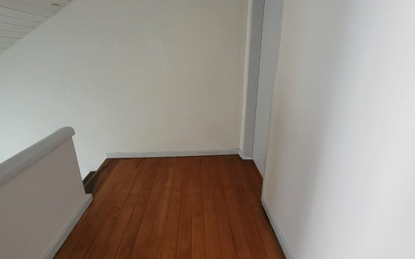 Apartamento para alugar possuí 100,00 M² com 4 dormitórios no Centro de Curitiba/PR