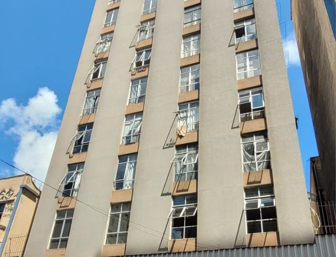 Apartamento para alugar possuí 66,00 M² com 02 dormitórios no Centro de Curitiba/PR