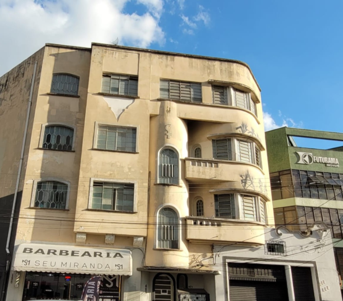 Apartamento para alugar possuí 100,00 M² com 4 dormitórios no Centro de Curitiba/PR