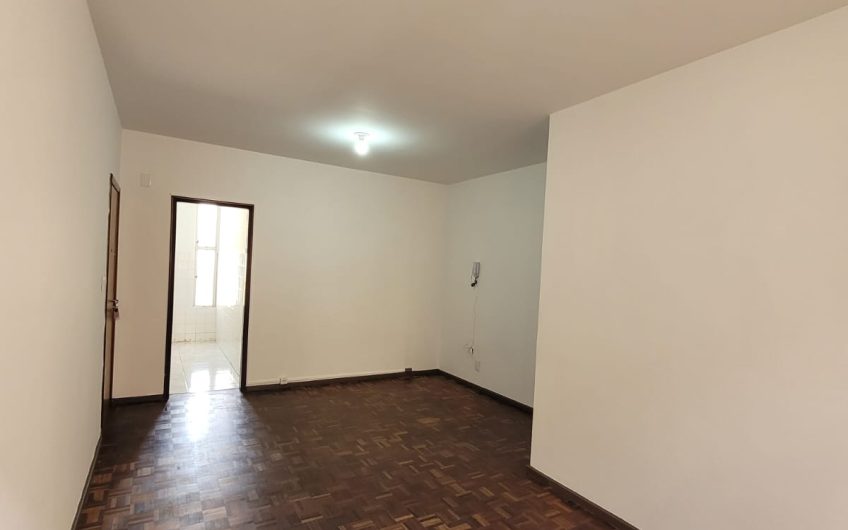 Apartamento para alugar possuí 66,00 M² com 02 dormitórios no Centro de Curitiba/PR