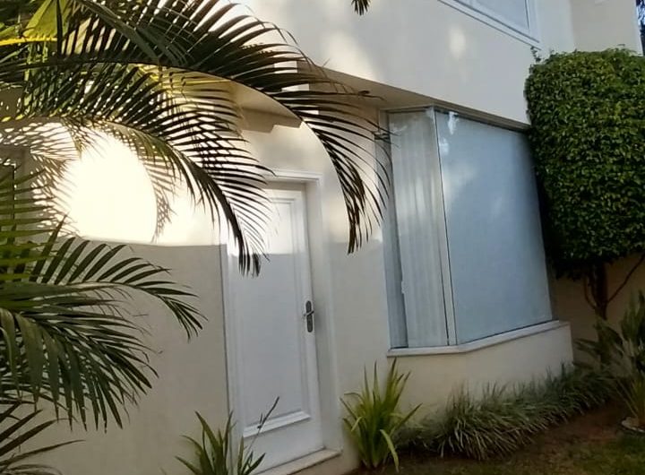 Sobrado para alugar possuí 299,80 M² com 03 dormitórios no Jardim Social, Curitiba/PR