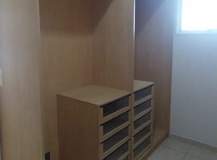 Sobrado para alugar possuí 299,80 M² com 03 dormitórios no Jardim Social, Curitiba/PR