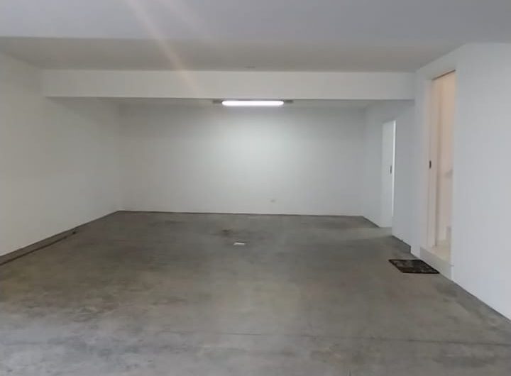 Sobrado para alugar possuí 299,80 M² com 03 dormitórios no Jardim Social, Curitiba/PR