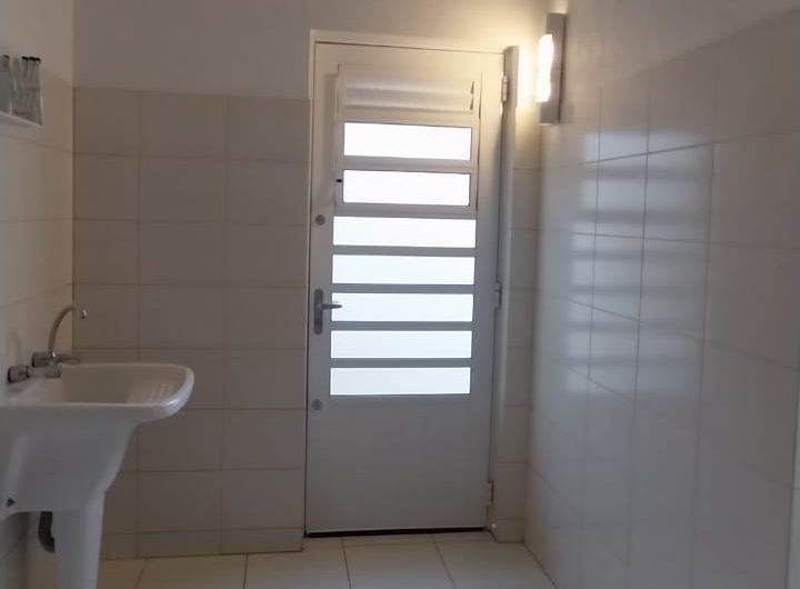 Sobrado para alugar possuí 299,80 M² com 03 dormitórios no Jardim Social, Curitiba/PR