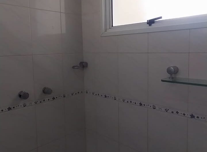 Sobrado para alugar possuí 299,80 M² com 03 dormitórios no Jardim Social, Curitiba/PR
