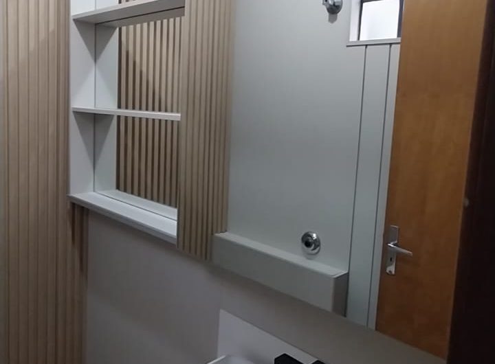 Loja para alugar possuí 30,00 M² com uma sala com bwc no Alto XV, Curitiba/PR